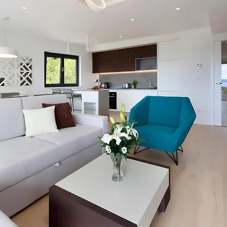 Modena Maris-Heated Pool-Grill-Relax-Jacuzzi Apartments Icici Exterior photo
