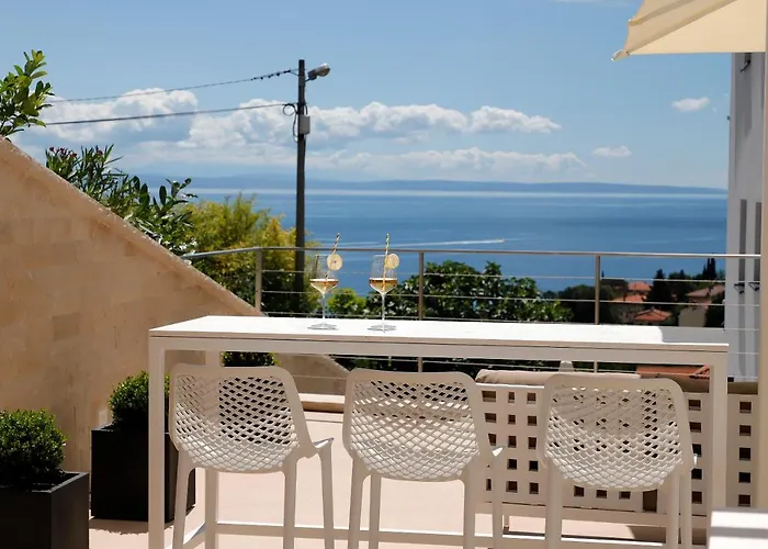 Modena Maris-Heated Pool-Grill-Relax-Jacuzzi Apartments