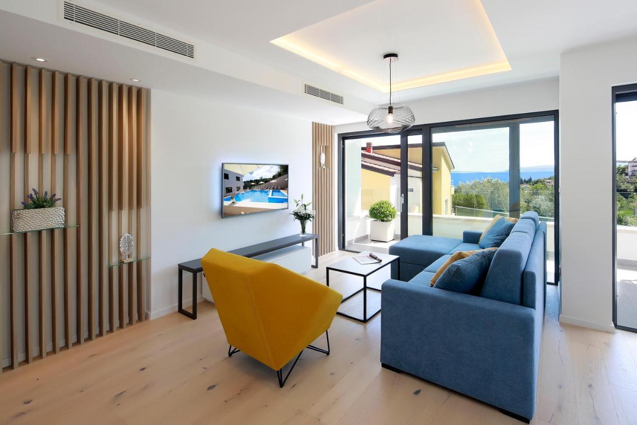 Modena Maris-heated Pool-grill-relax-jacuzzi * Icici