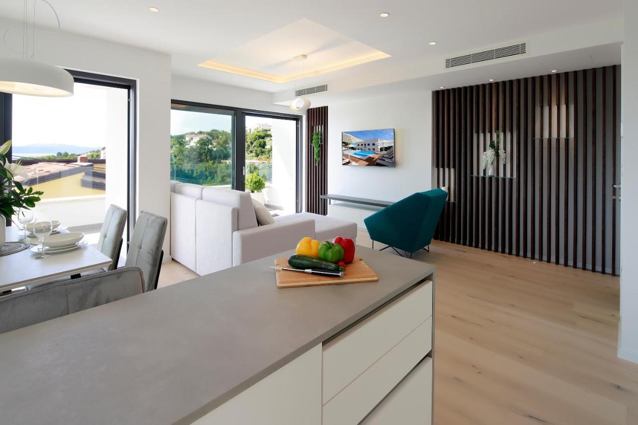 Modena Maris-heated Pool-grill-relax-jacuzzi * Icici