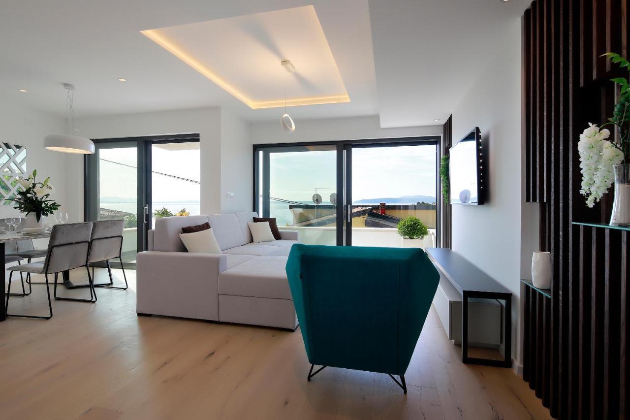 Modena Maris-heated Pool-grill-relax-jacuzzi Icici