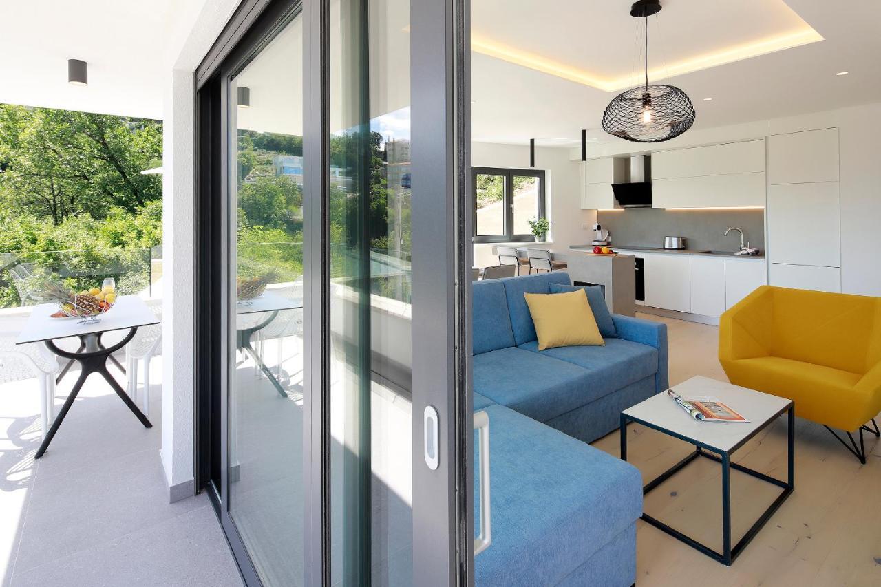 Modena Maris-heated Pool-grill-relax-jacuzzi * Icici