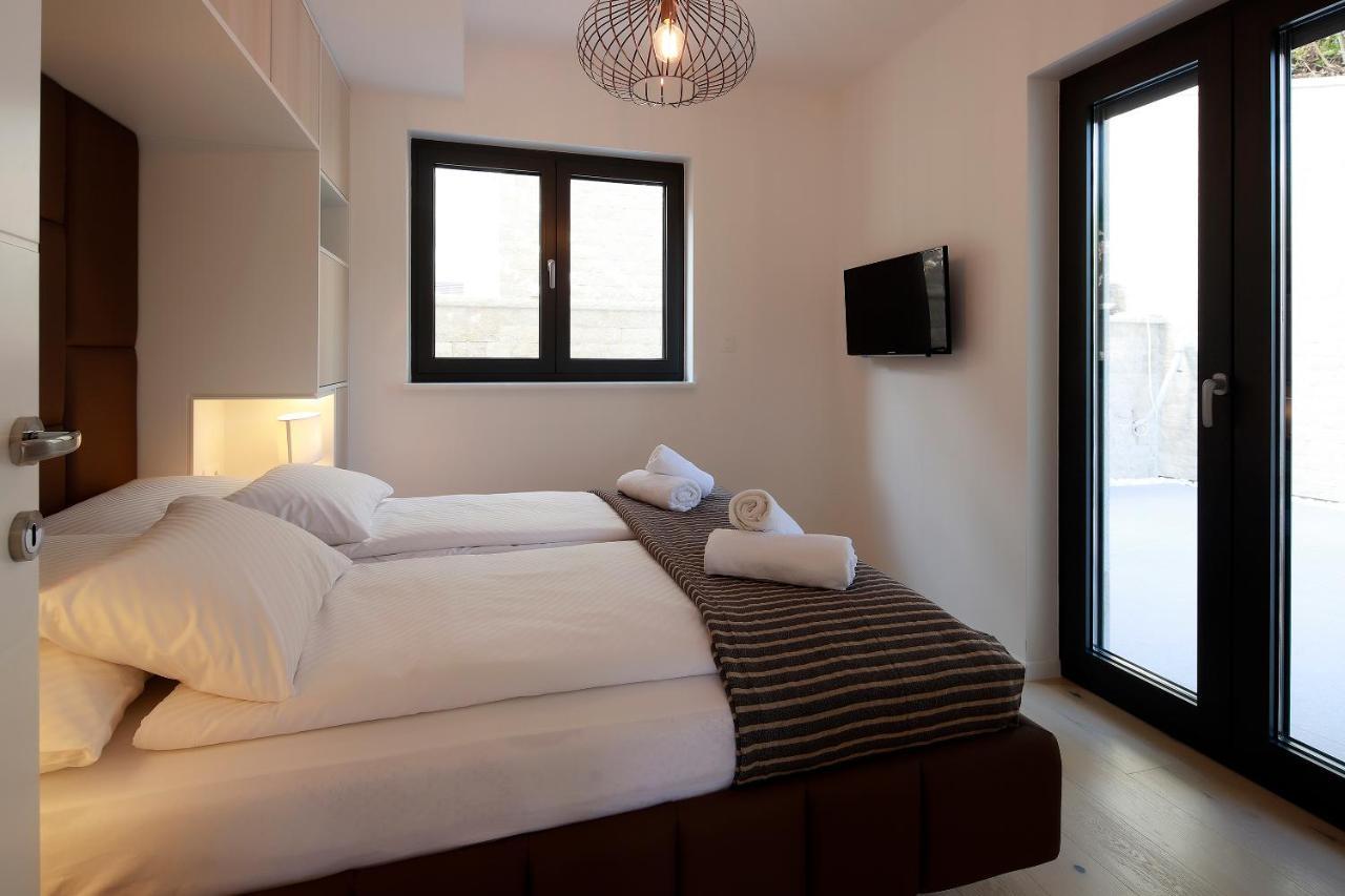 Modena Maris-heated Pool-grill-relax-jacuzzi Apartment