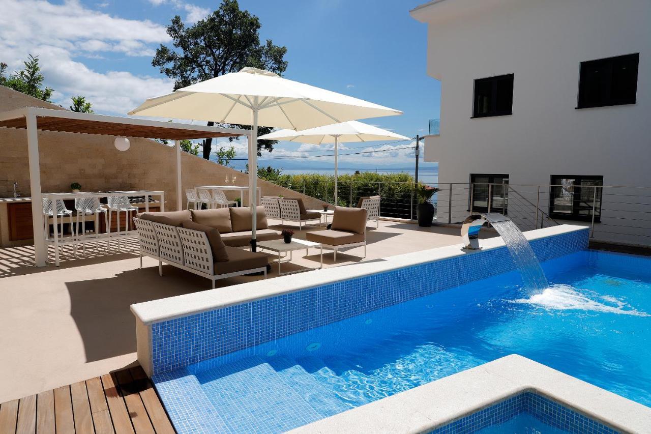 Modena Maris-heated Pool-grill-relax-jacuzzi * Icici